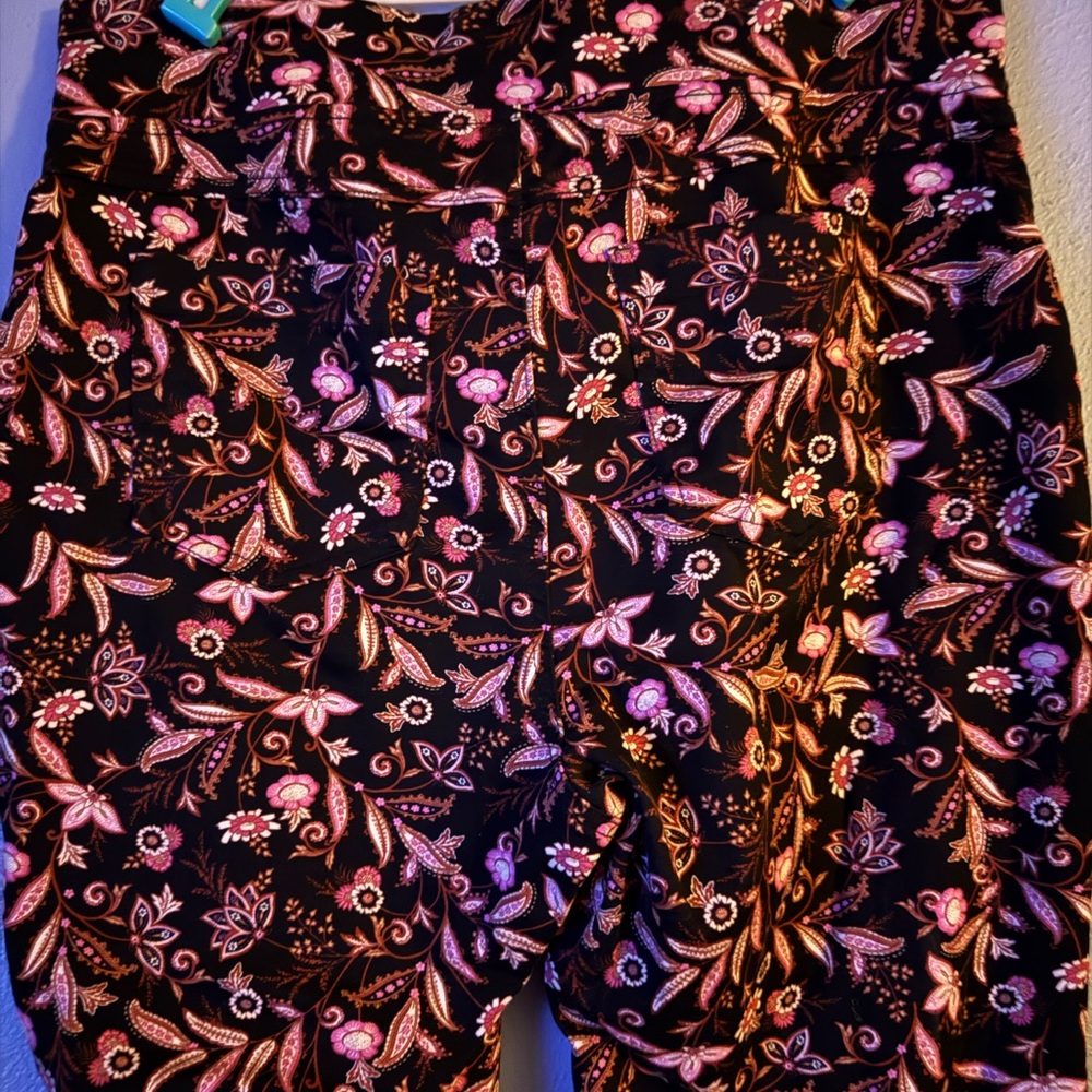 Terra & Sky Black and Pink Paisley Pants - Picture 5 of 7